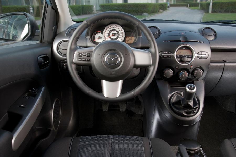  Mazda2 3-Door 2007 года  (фото 60 из 96)
